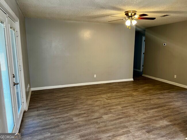 Foto del edificio - 10 Crestwood Cir