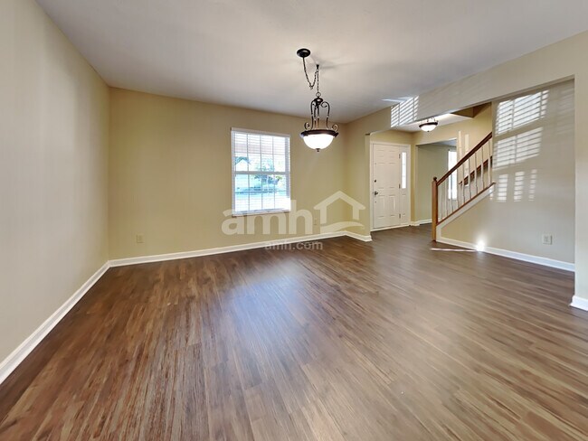 Building Photo - 15 Churchill Manor Court