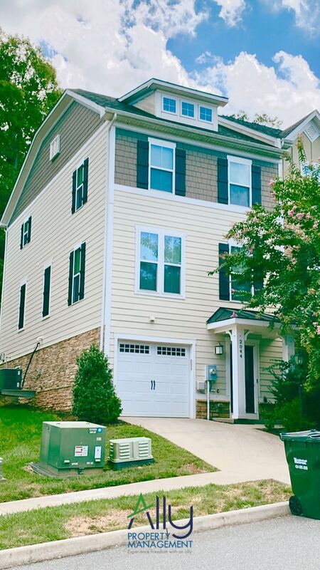 Foto principal - 2044 BethPage Ct