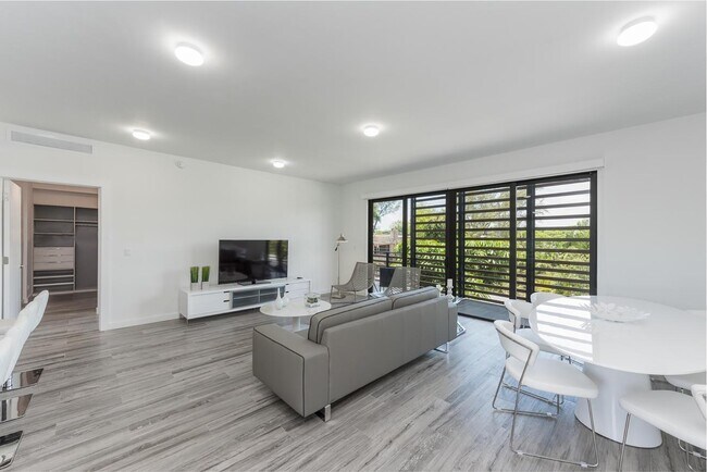 Building Photo - 2955 Bird Ave