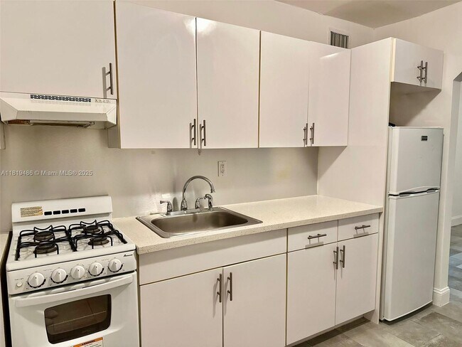 Foto del edificio - 501 NW 30th St