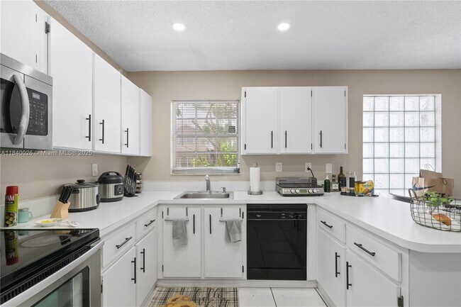 Foto del edificio - 14606 SW 122nd Pl