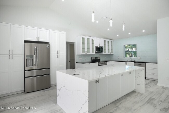 Foto del edificio - 140 Flores St