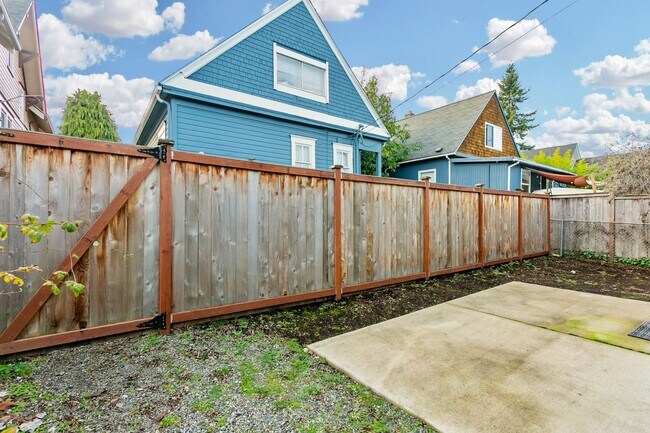 Foto del edificio - Charming Private 2BD/1BA DADU in Tacoma – $2,250/mo