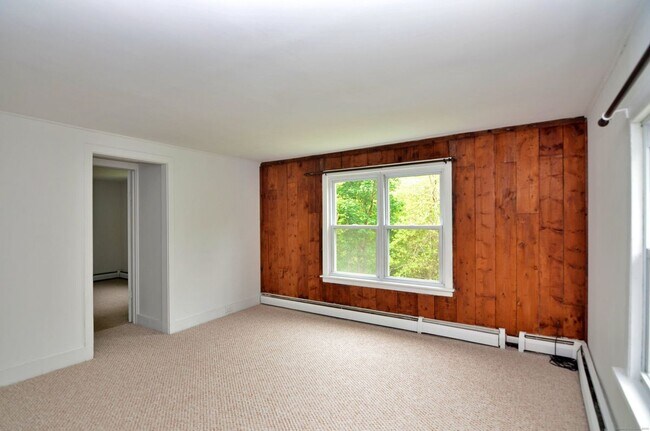 Foto del edificio - 10 Mountain Orchard Rd