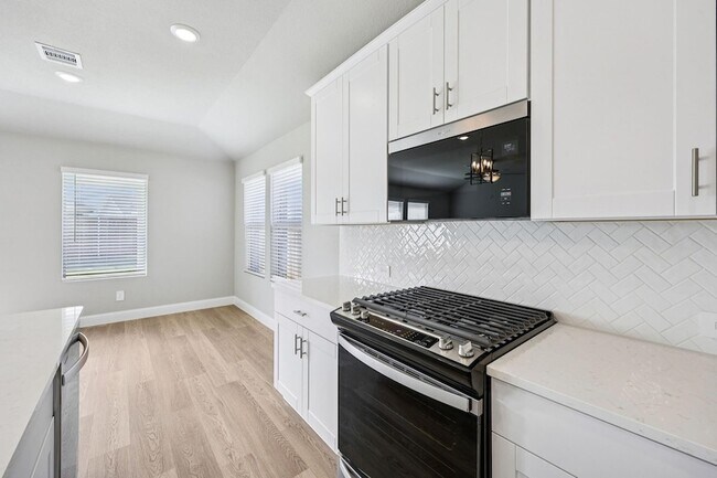 Foto del edificio - 409 Midnight Oak Dr