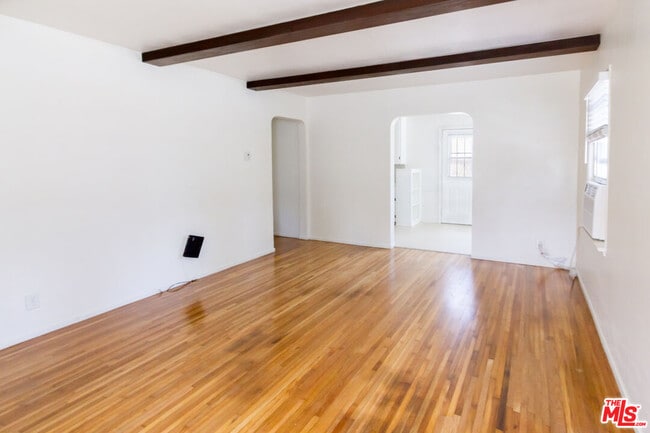 Building Photo - 2598 Amherst Ave