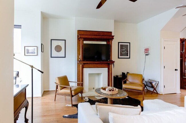Building Photo - Modern meets character in Bloomingdale! Pr...