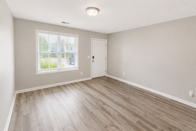 Building Photo - 721 Tanager Ln