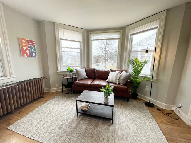 Foto del edificio - 25 Maple Ave