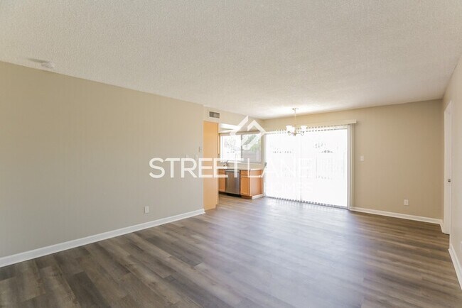 Foto del edificio - NOW OFFERING $1000 OFF THE FIRST FULL MONT...