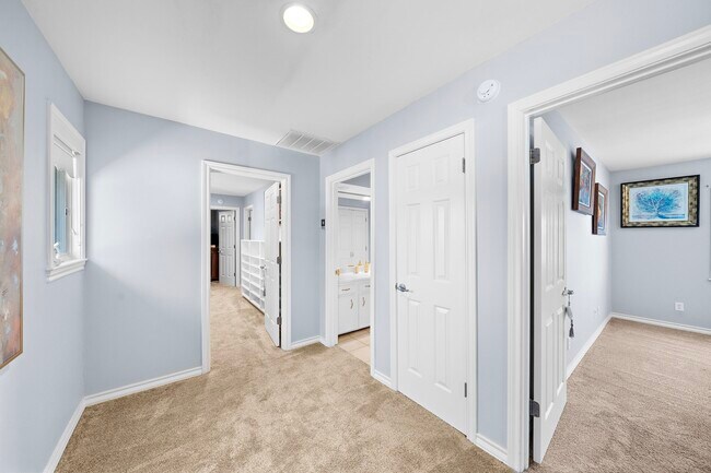 Building Photo - 2913 Beluche Dr