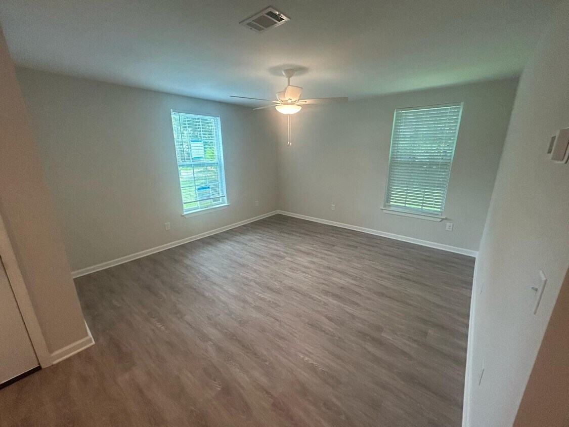Foto principal - 3208 W Gadsden St