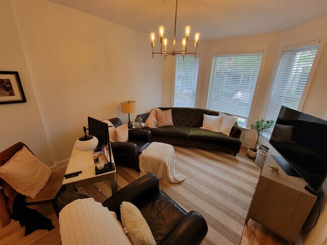 Foto del edificio - 3333 N Oakley Ave
