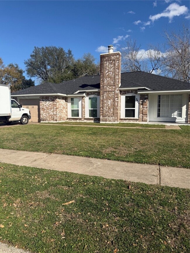 Foto del edificio - 3606 Clover Ln