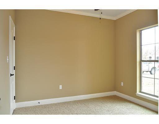 Building Photo - Middlebrooks 607