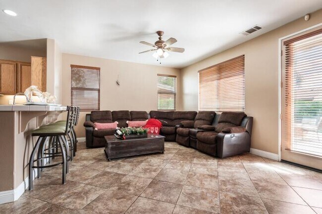 Building Photo - 80773 Mountain Mesa Dr