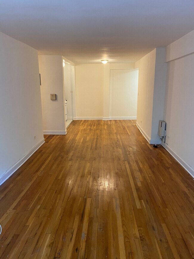 Foto del edificio - 83-10 118th St