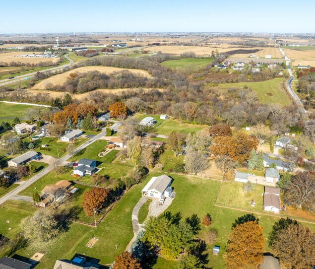 o The outer Davenport and Bettendorf area offers appealing residential areas.