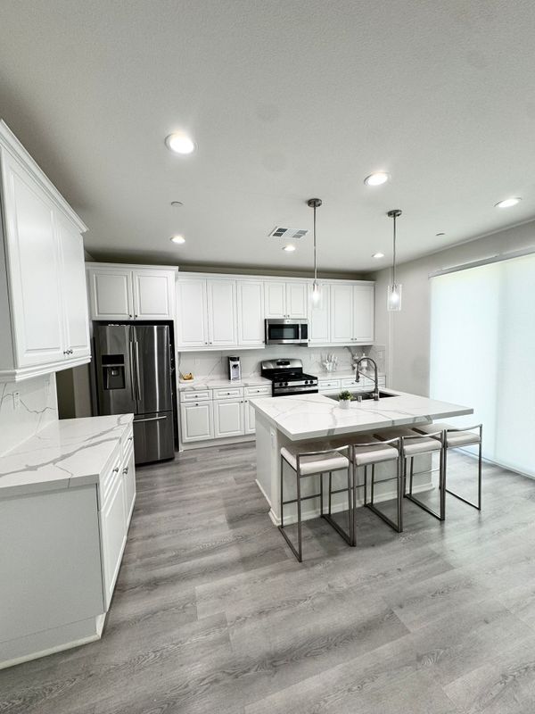 Building Photo - 45624 Sancroft Ave