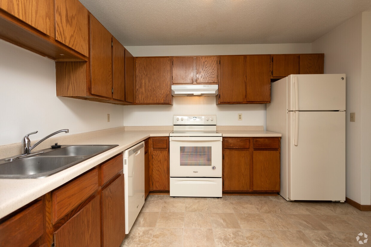 Primary Photo - Surrey Gardens Apartments