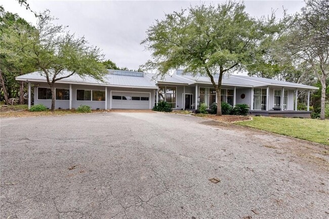 Building Photo - 3602 Stoneridge Rd