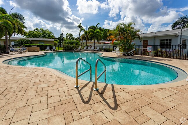 Piscina - Woodlawn Park Apartments