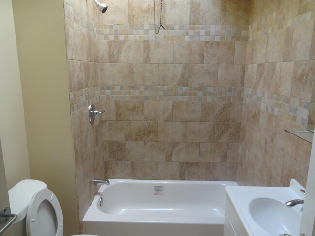 Building Photo - 5413 Delancey St