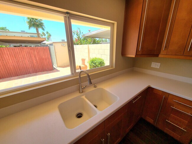 Foto del edificio - 5143 N 83rd St