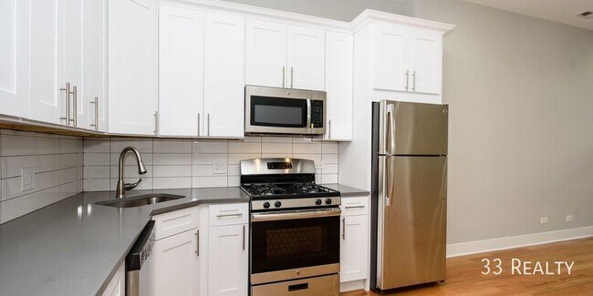 Photo - 2125 W Chicago Ave Apartment