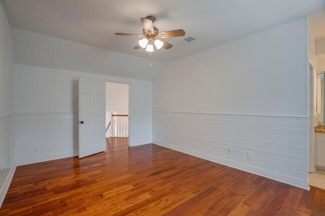 Building Photo - 10200 Treasure Island Dr