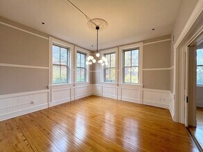 Building Photo - 27 Hillside Pl