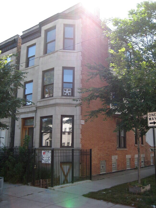 Foto del edificio - 1656 N Talman Ave