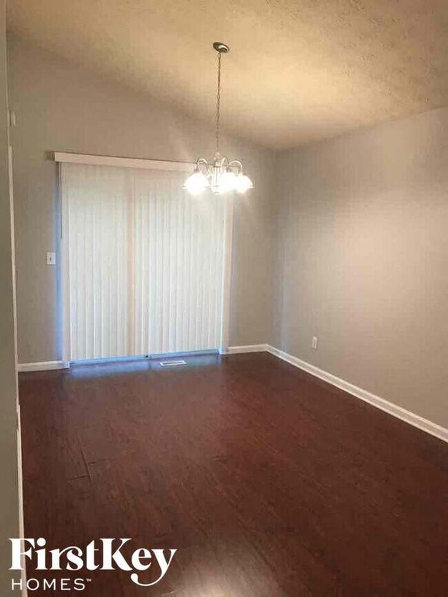 Building Photo - 8414 Sutton Dr