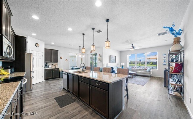 Foto del edificio - 4477 Trovita Cir