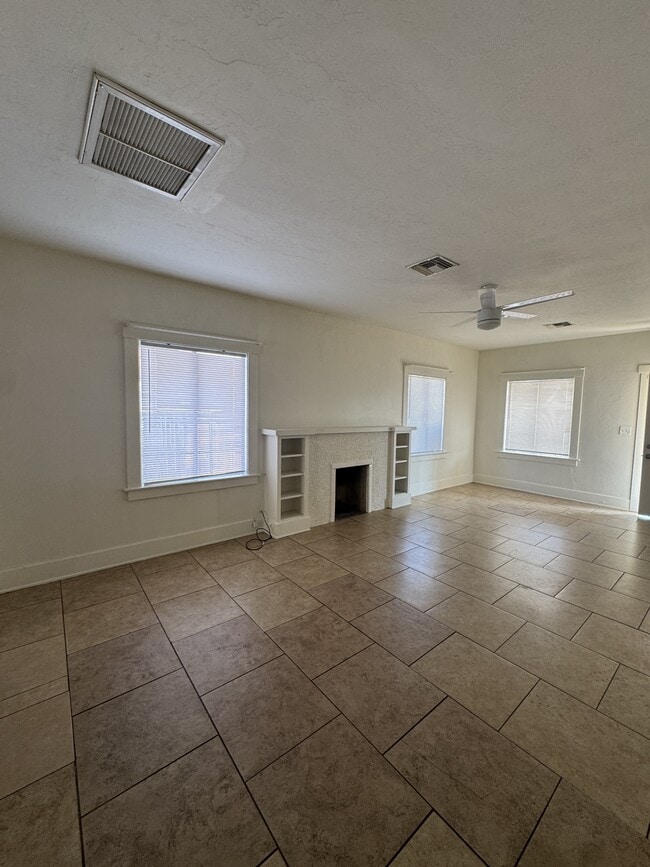 Foto del edificio - 1344 E Moreland St