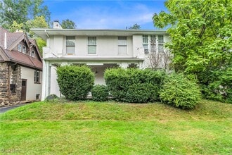 Building Photo - 1515 Rydalmount Rd