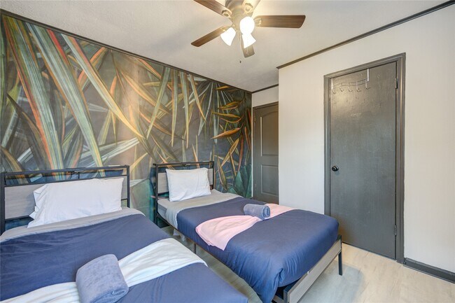 Foto del edificio - 12434 Mylla St