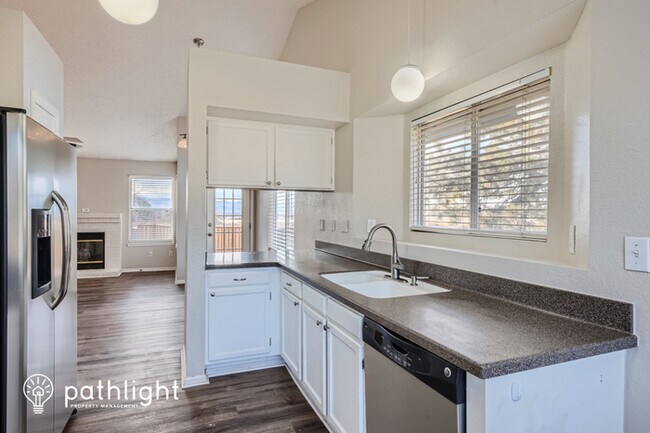 Building Photo - 995 Cobblestone Drive