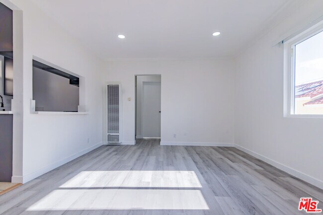 Foto del edificio - 2107 Pullman Ln
