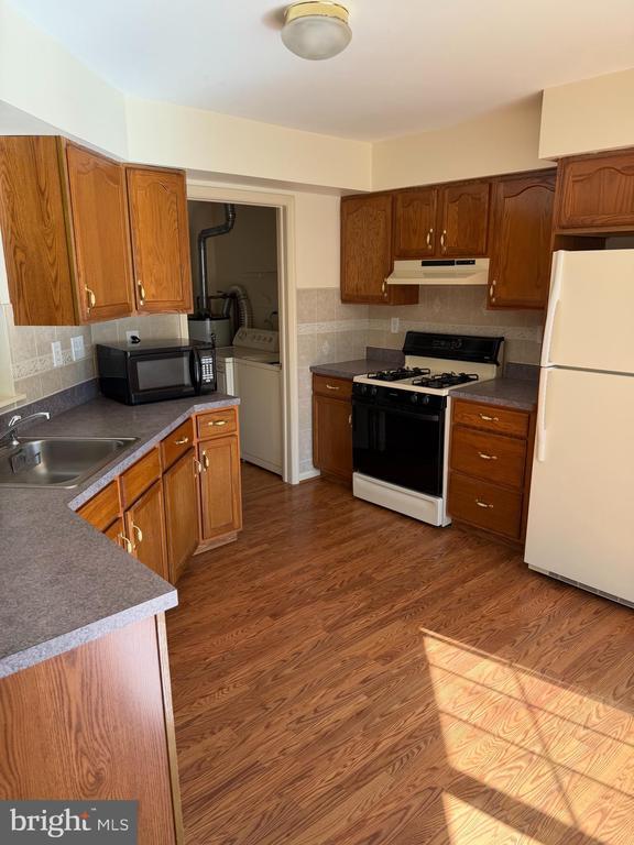 Foto del edificio - 1169 Sharp Rd