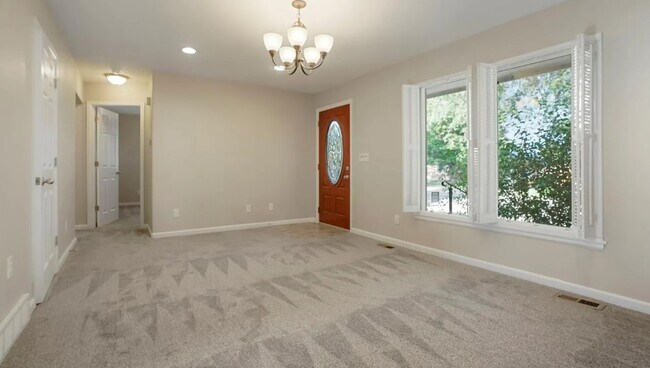 Foto del edificio - 7261 Avrum Dr