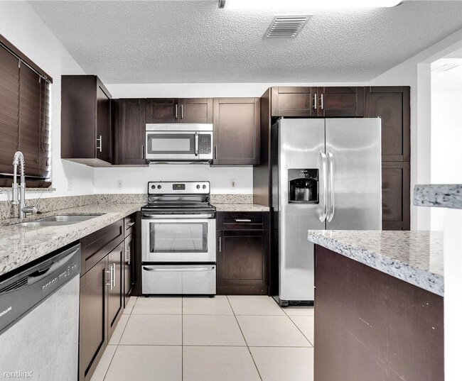 Foto del edificio - 4 br, 3 bath House - 300 SW 181st Way REDU...