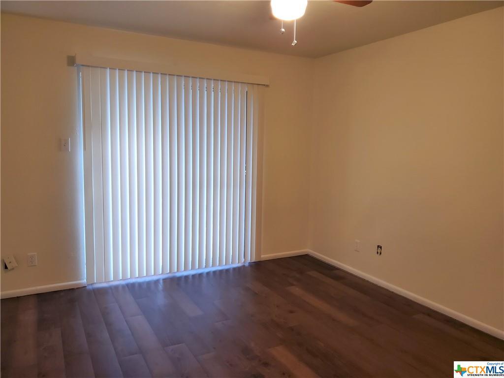 Foto del edificio - 300 N Milam St