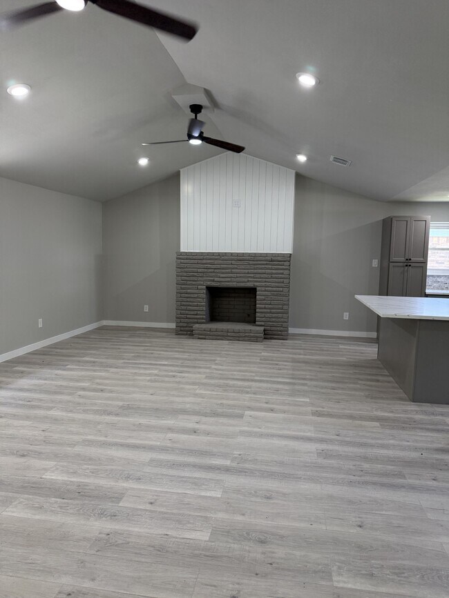 Foto del edificio - 135 Highland Terrace Dr