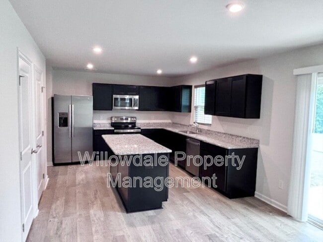 Building Photo - 11 Hunting Wood Dr