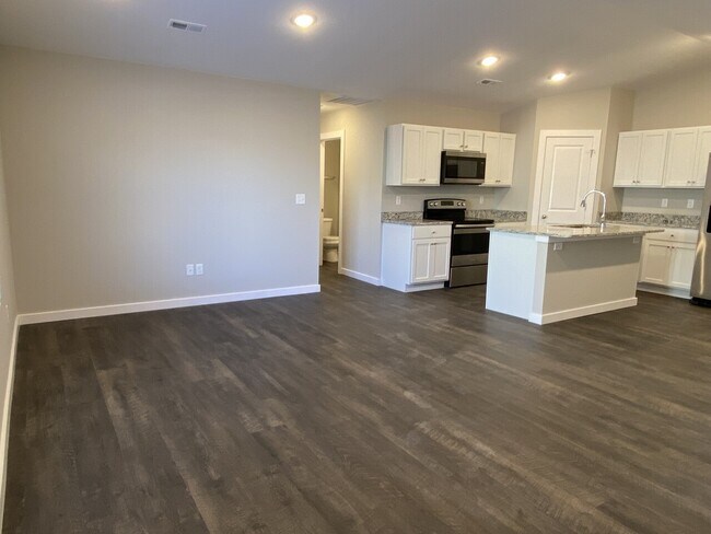 Building Photo - 592 E Martens Ct.