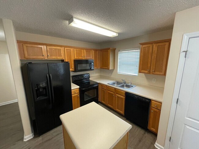 Foto del edificio - BRIDGEWATER HOME! PRE-LEASING FOR AUGUST 2...