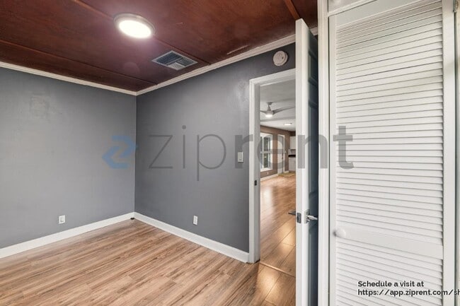 Foto del edificio - 1612 E Sitka St