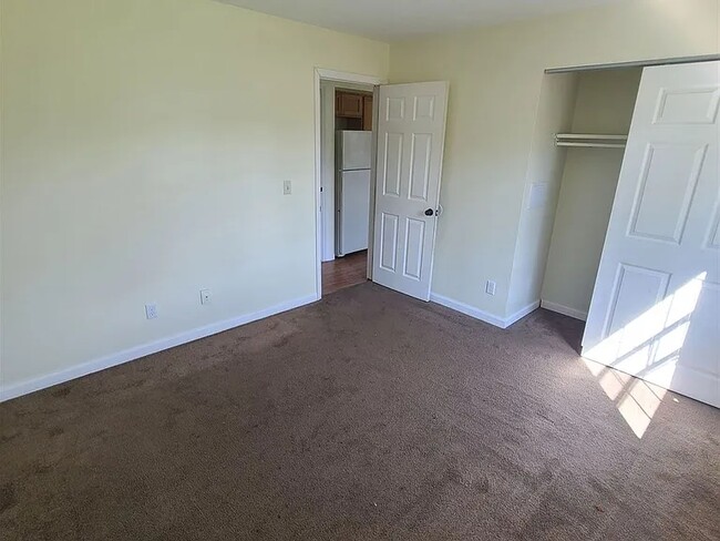 Building Photo - 32 Scioto Dr